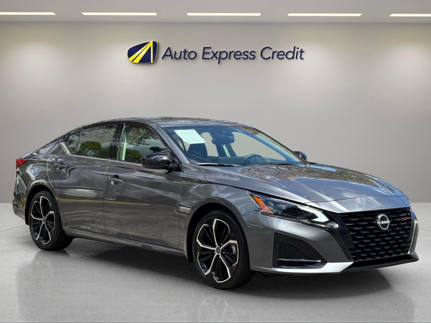 Nissan Altima Sr Fwd - Thumbnail 3