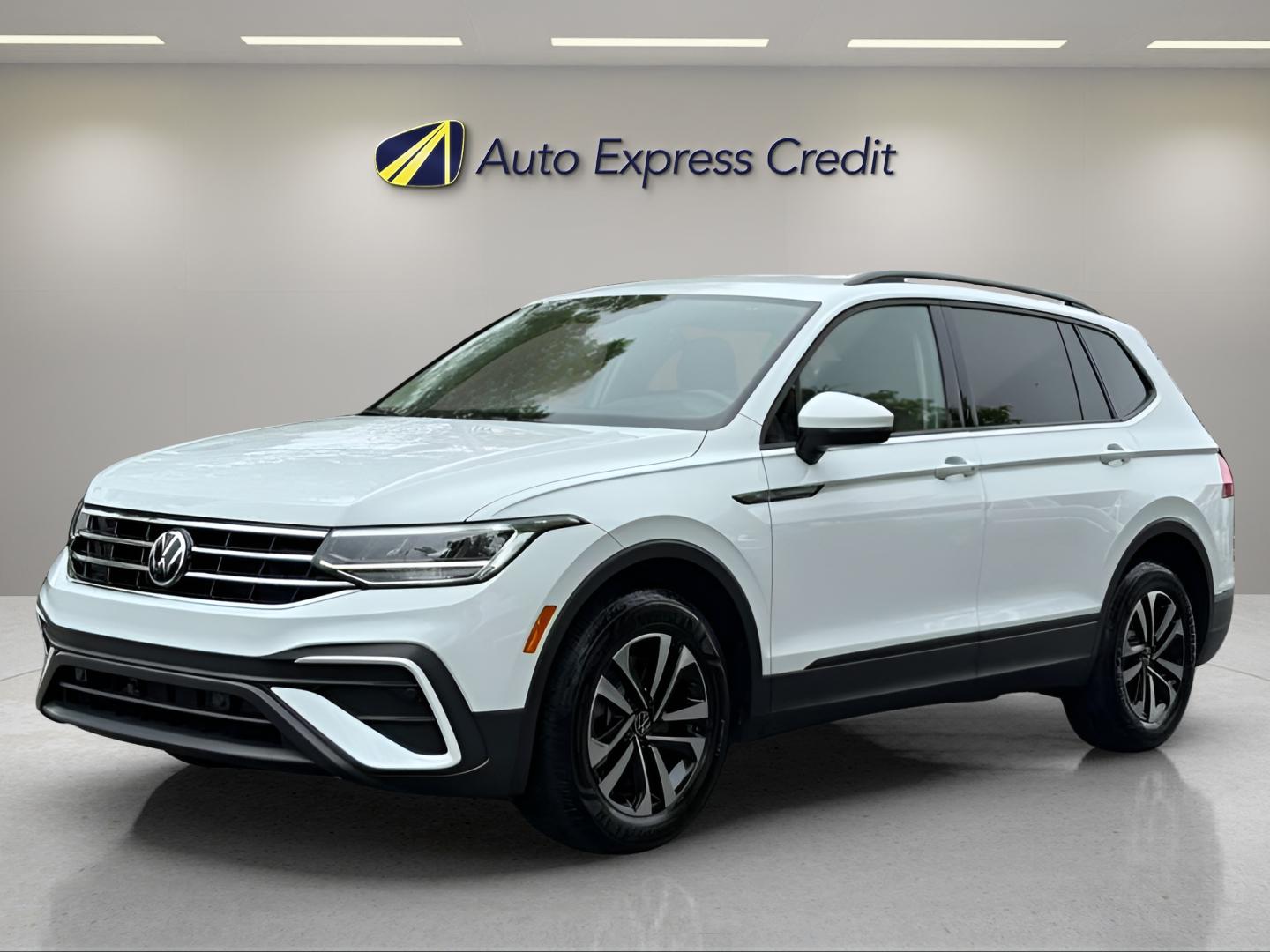 Volkswagen Tiguan 2.0T S - View 1