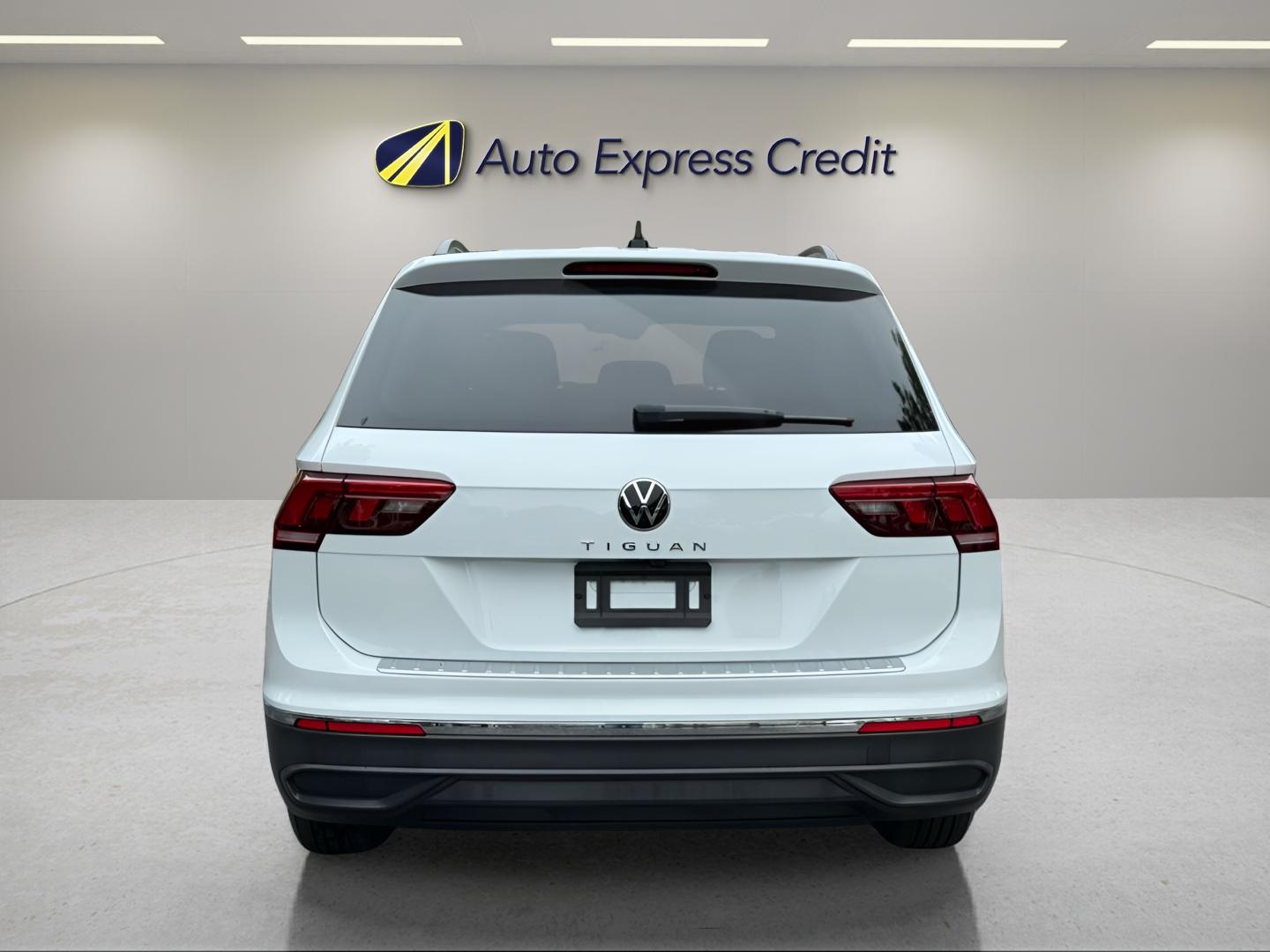 Volkswagen Tiguan 2.0T S - Thumbnail 6