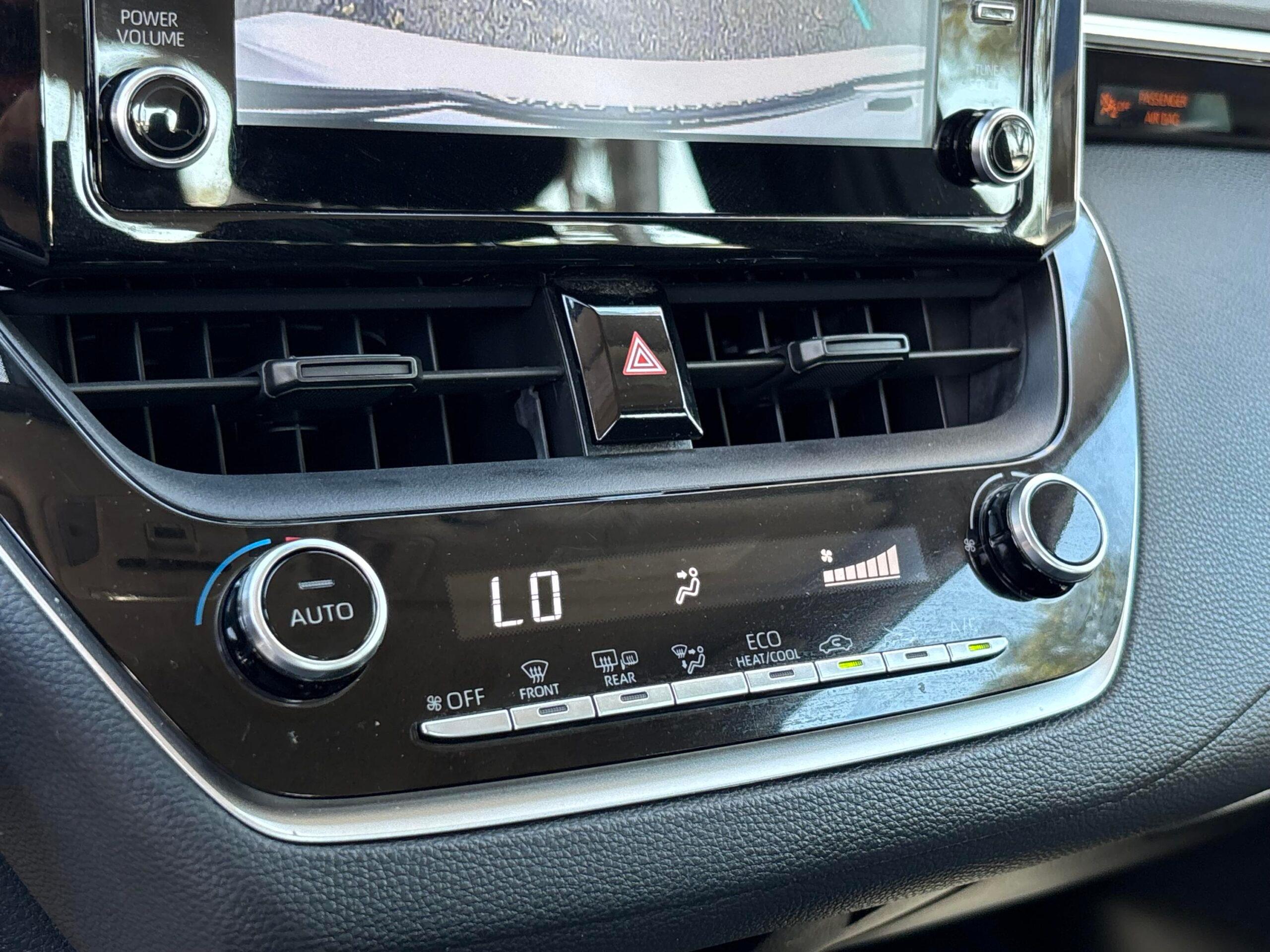 Toyota Corolla Le - Thumbnail 11