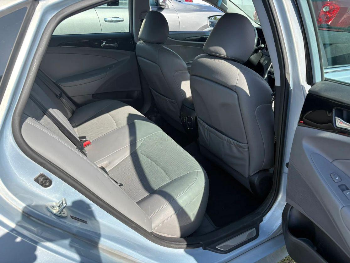 Hyundai Sonata - Thumbnail 8