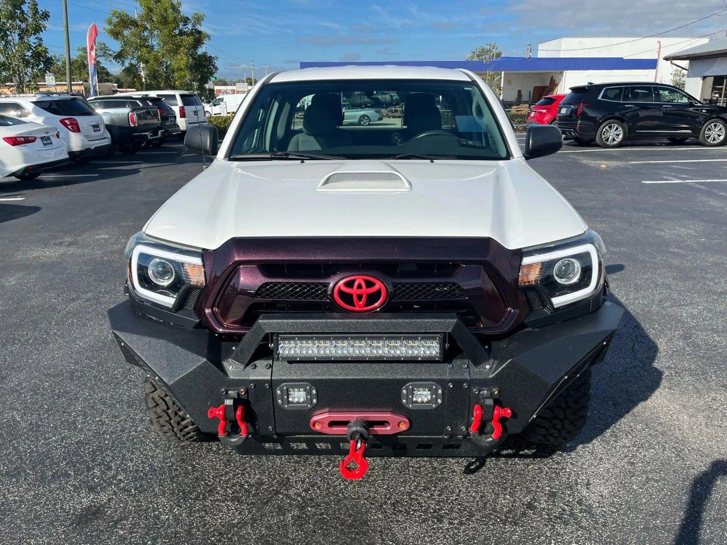 Toyota Tacoma - Thumbnail 6