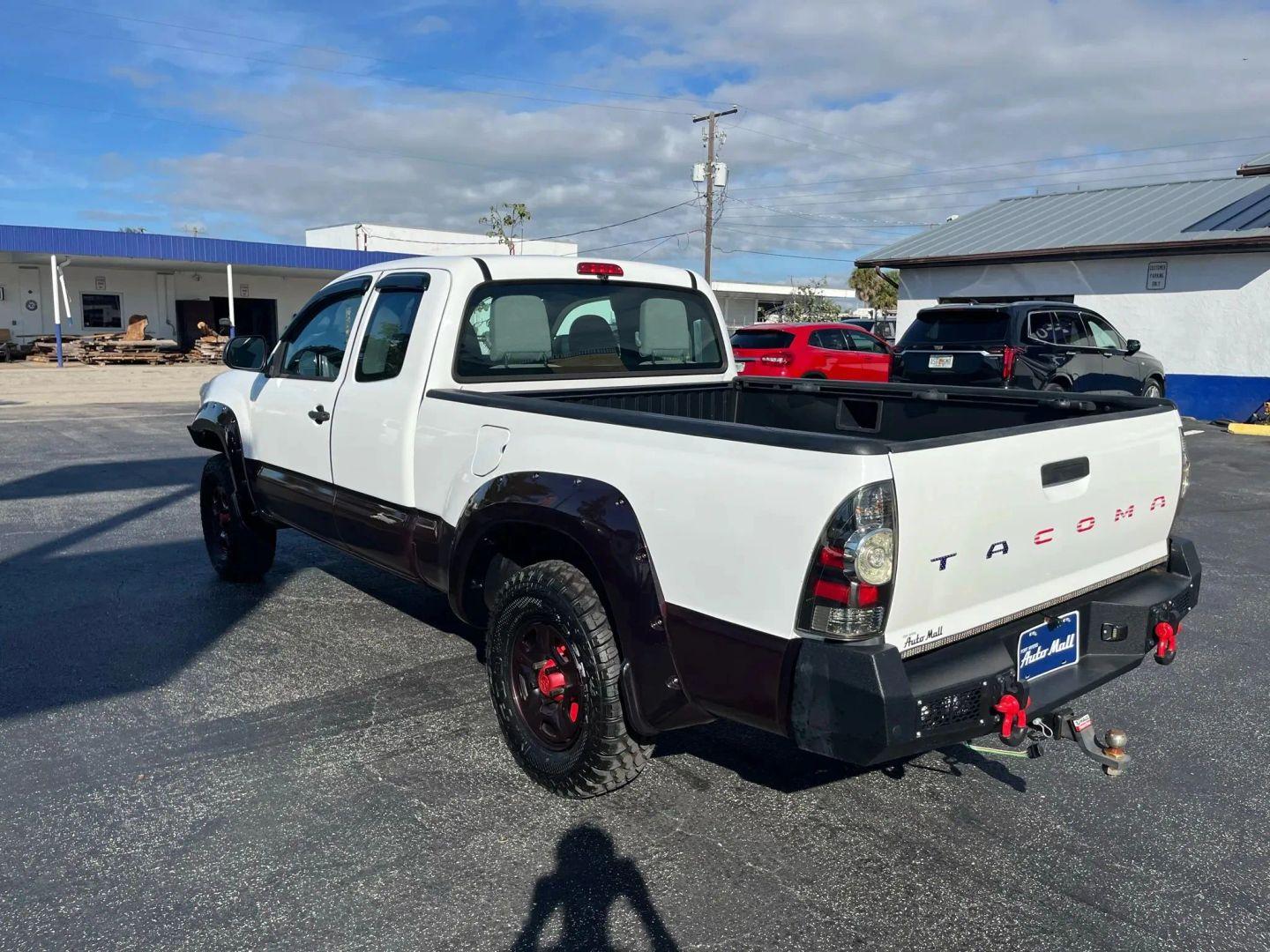 Toyota Tacoma - Thumbnail 15