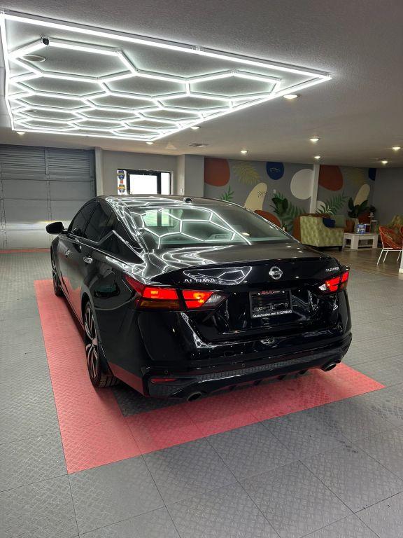 Nissan Altima - Thumbnail 10