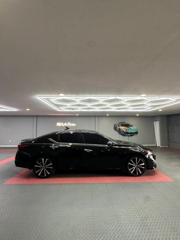 Nissan Altima - Thumbnail 13