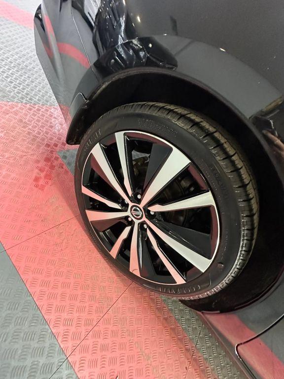 Nissan Altima - Thumbnail 3