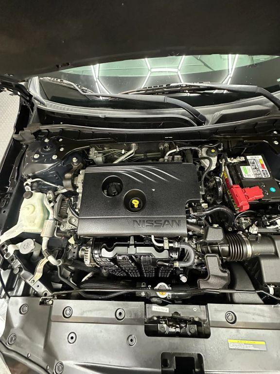 Nissan Altima - Thumbnail 2