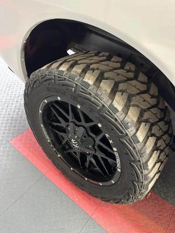 Nissan Titan Crew Cab - Thumbnail 5