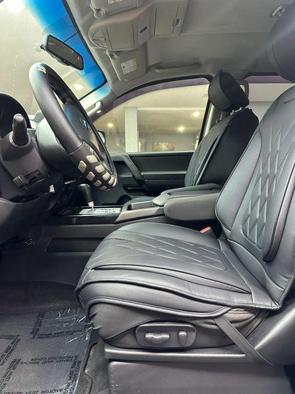 Nissan Titan Crew Cab - Thumbnail 16