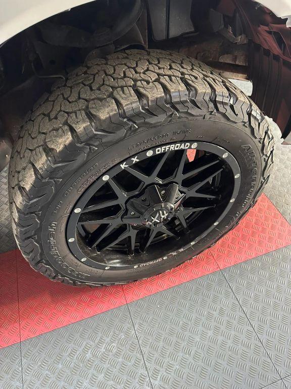 Nissan Titan Crew Cab - Thumbnail 4