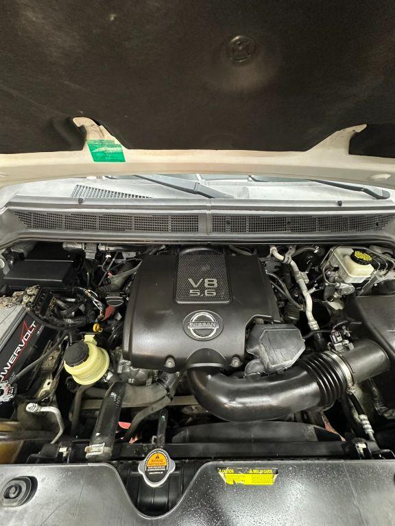 Nissan Titan Crew Cab - Thumbnail 3