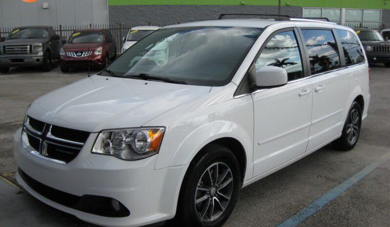 Dodge Grand Caravan - Thumbnail 2