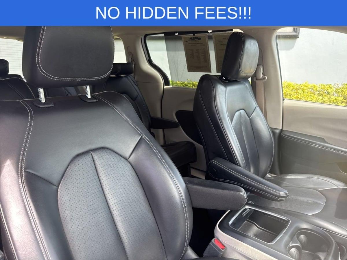 Chrysler Pacifica Touring L - Thumbnail 17