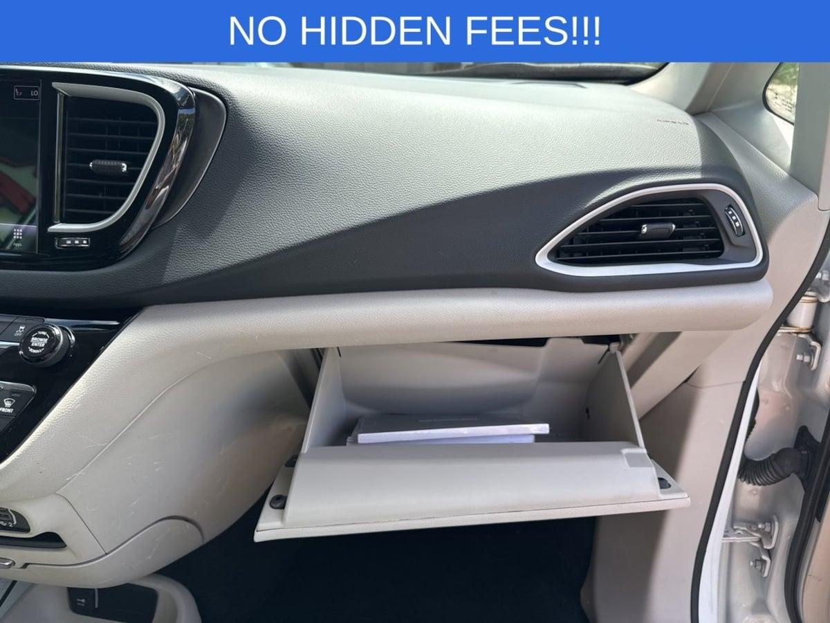 Chrysler Pacifica Touring L - Thumbnail 18