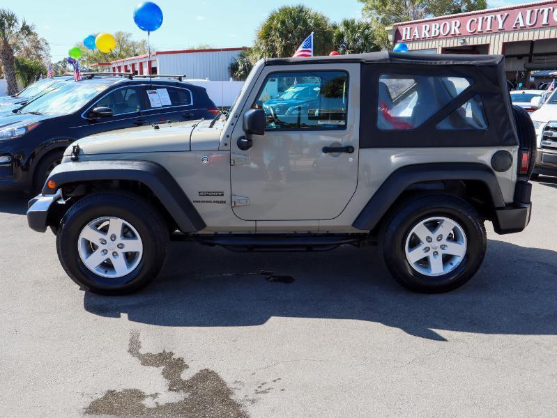 Jeep Wrangler Jksport S 4X4 - Thumbnail 2