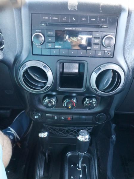 Jeep Wrangler Jksport S 4X4 - Thumbnail 14