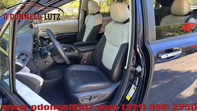 Toyota Sienna Platinum 7-Passenger | Stock No: Ma121 - Thumbnail 12