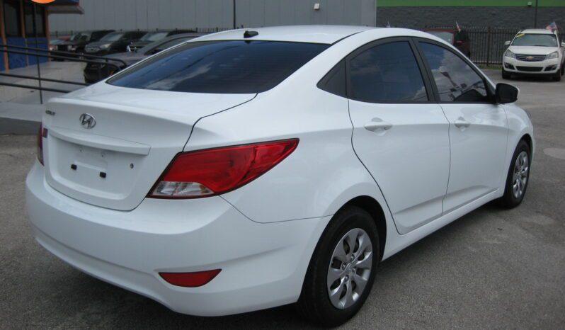 Hyundai Accent - Thumbnail 6