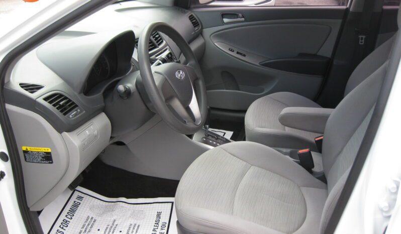 Hyundai Accent - Thumbnail 11