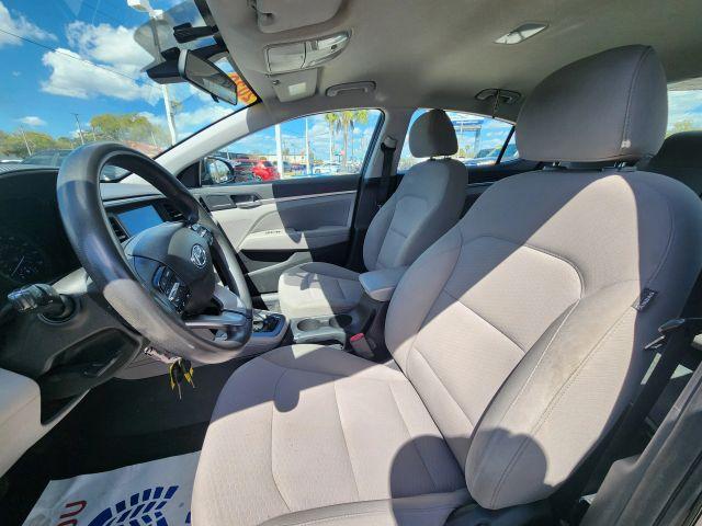 HYUNDAI ELANTRA - Thumbnail 3