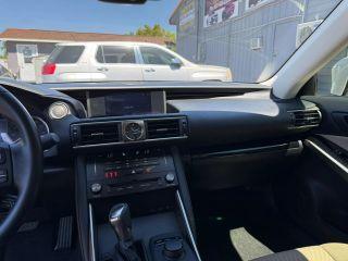 Lexus Is - Thumbnail 18