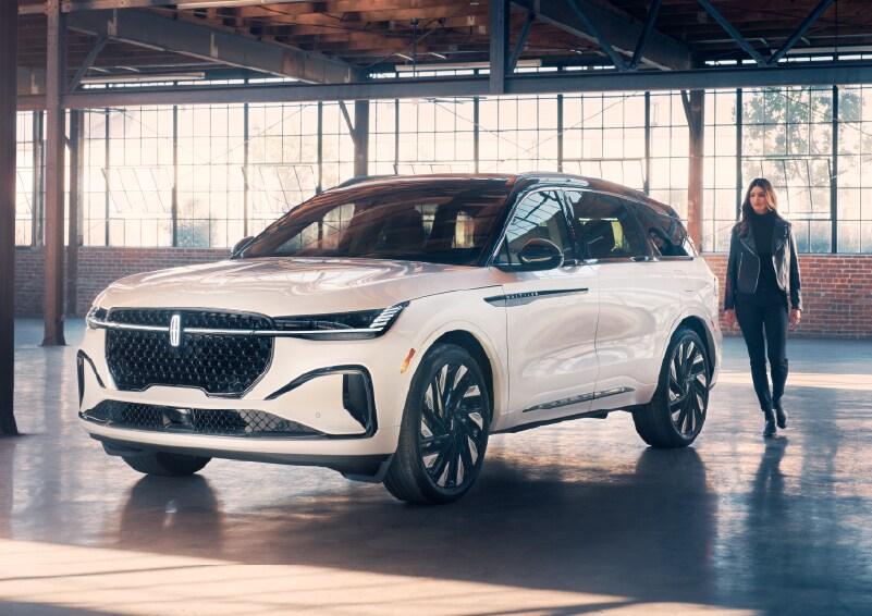 Lincoln Nautilus Suv - Thumbnail 3