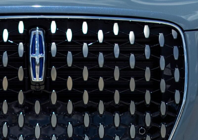 Lincoln Corsair® Grand Touring Plug-In Hybrid Suv - View 1