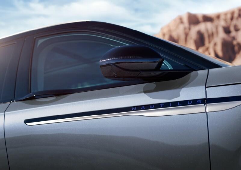 Lincoln Nautilus - Thumbnail 8