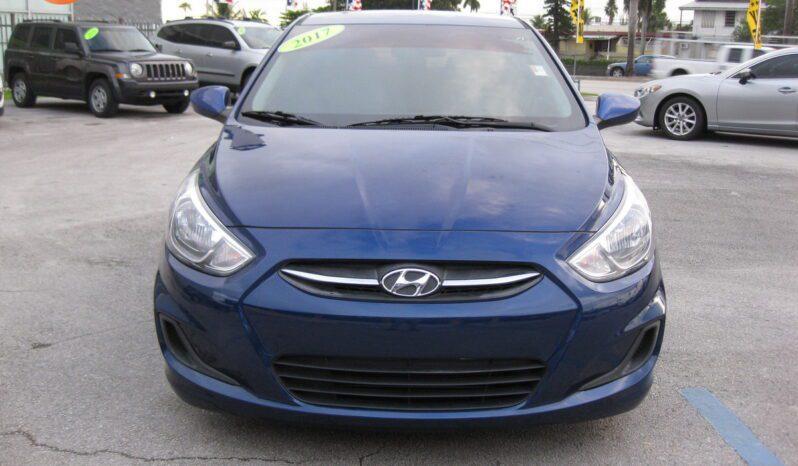 Hyundai Accent - Thumbnail 3
