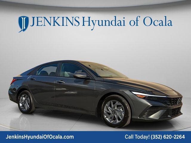 Hyundai Elantra - View 1