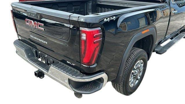 Gmc Sierra 2500 Hd Slt Four Wheel Drive Crew Cab - Thumbnail 12