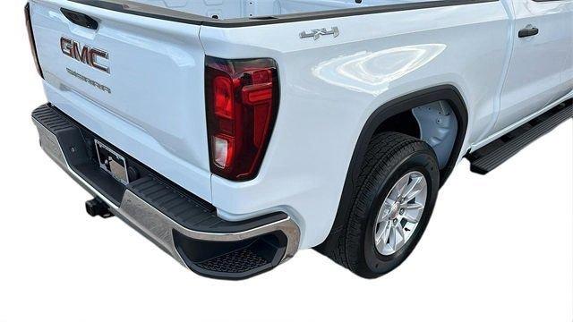 Gmc Sierra 1500 Pro Four Wheel Drive Crew Cab - Thumbnail 12