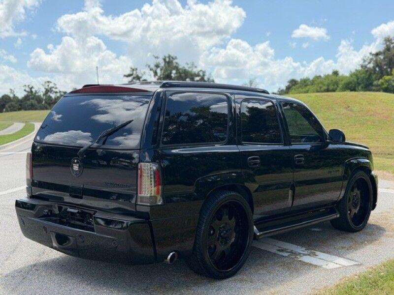 Cadillac ESCALADE - Thumbnail 5