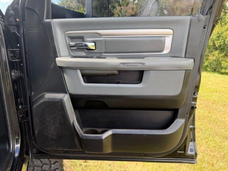 Dodge RAM 2500 - Thumbnail 13