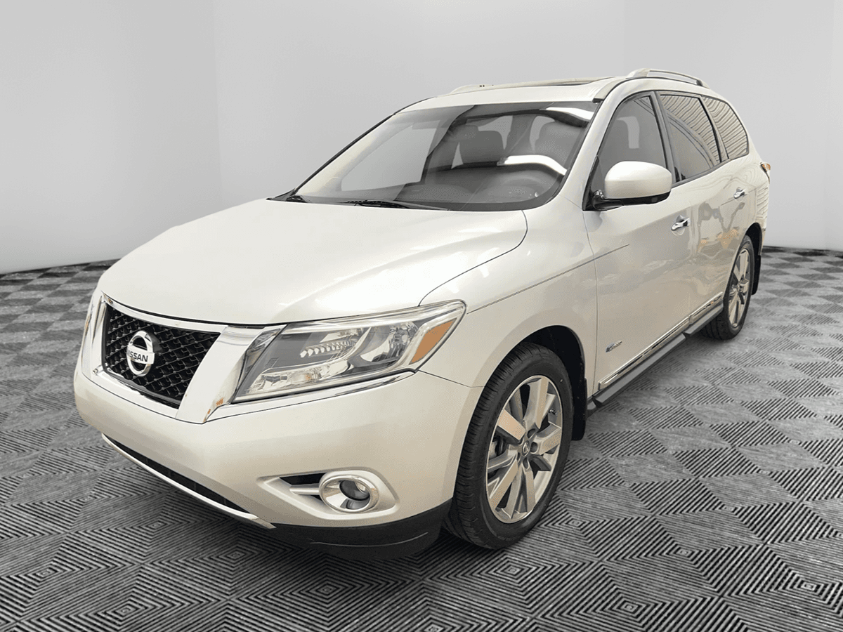 Nissan Pathfinder Platinum Hybrid - Thumbnail 3