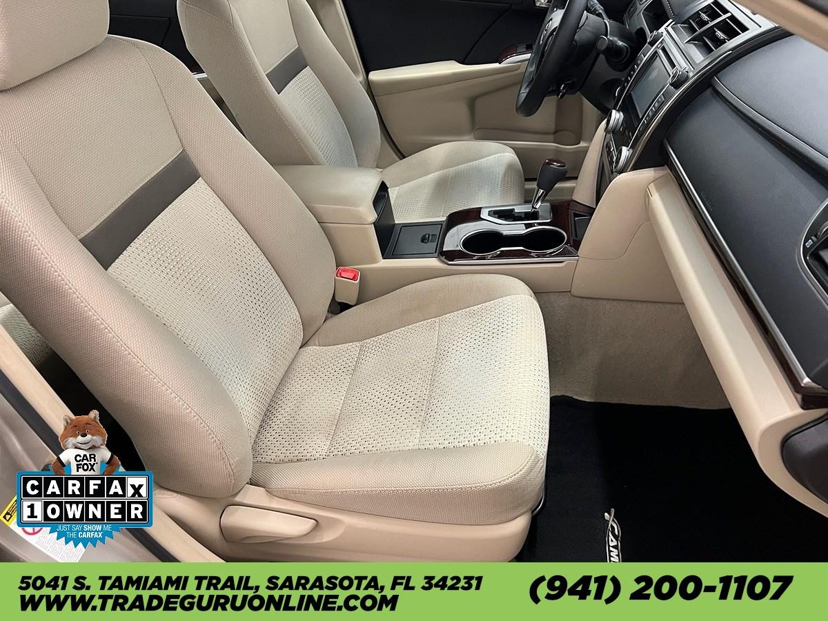 Toyota Camry L - Thumbnail 8