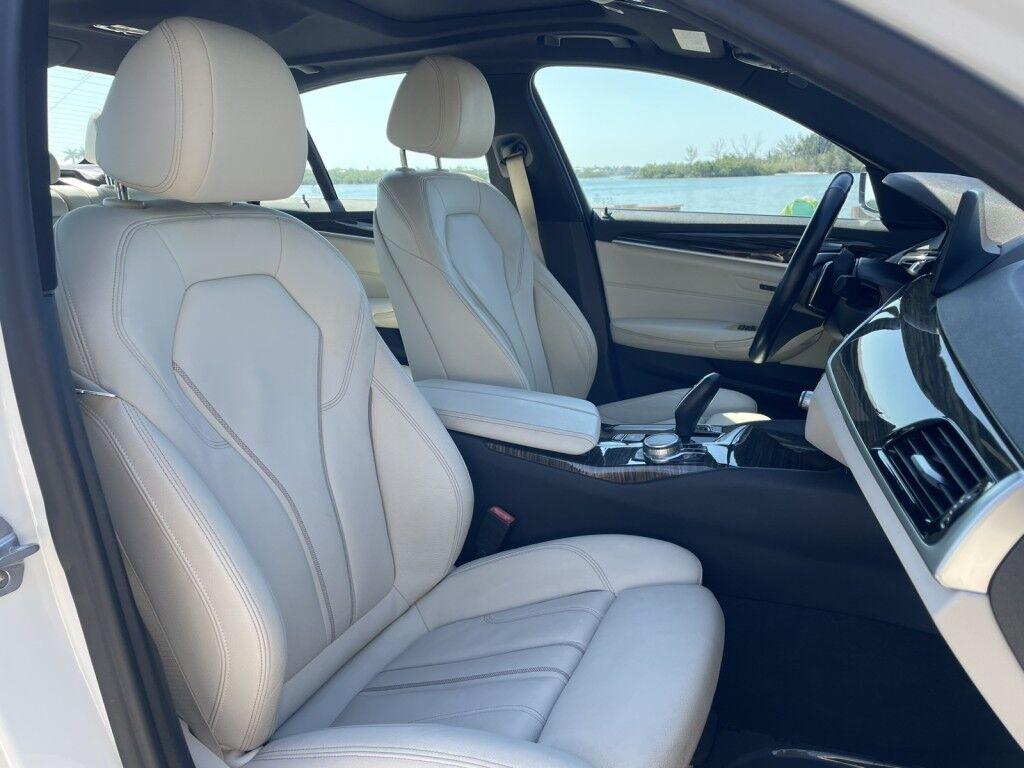 BMW 5 Series - Thumbnail 7