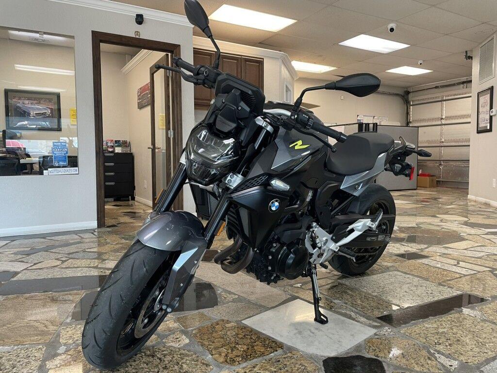 BMW F900R - View 1