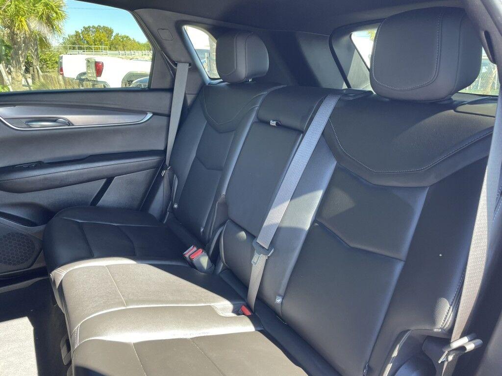 Cadillac XT5 - Thumbnail 11