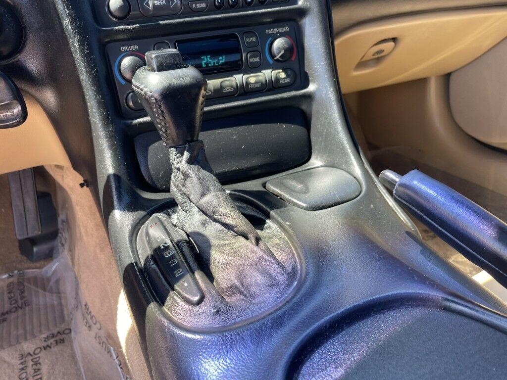 Chevrolet Corvette - Thumbnail 17