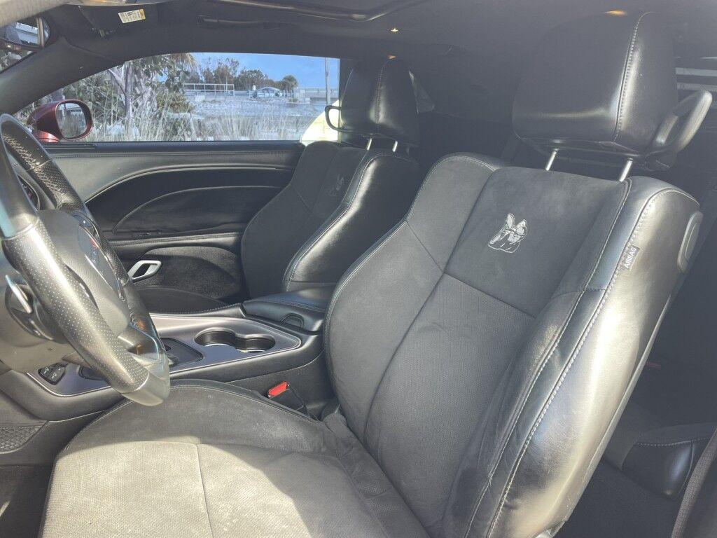 Dodge Challenger - Thumbnail 2