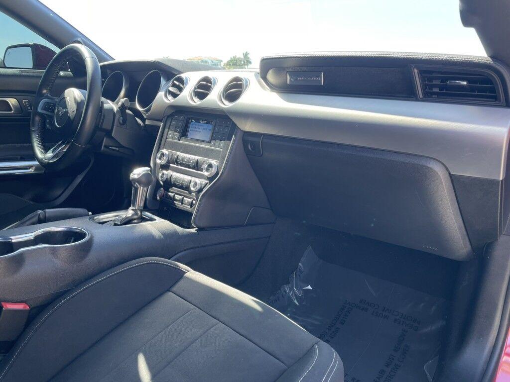 Ford Mustang - Thumbnail 8