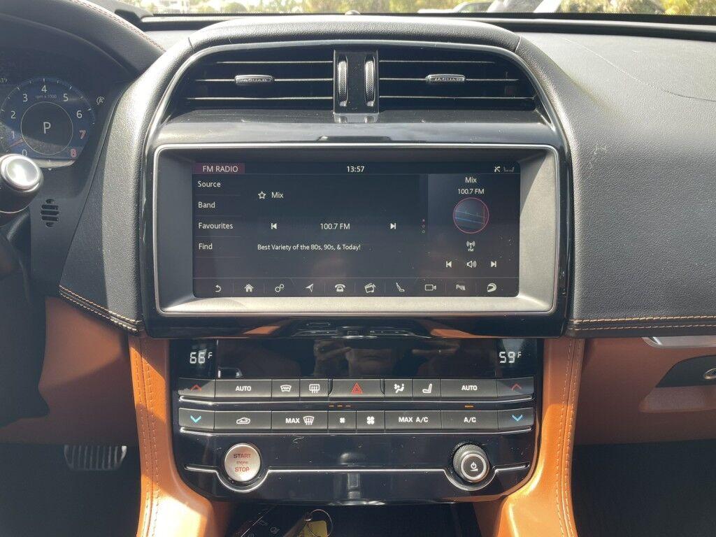 Jaguar F-PACE - Thumbnail 18