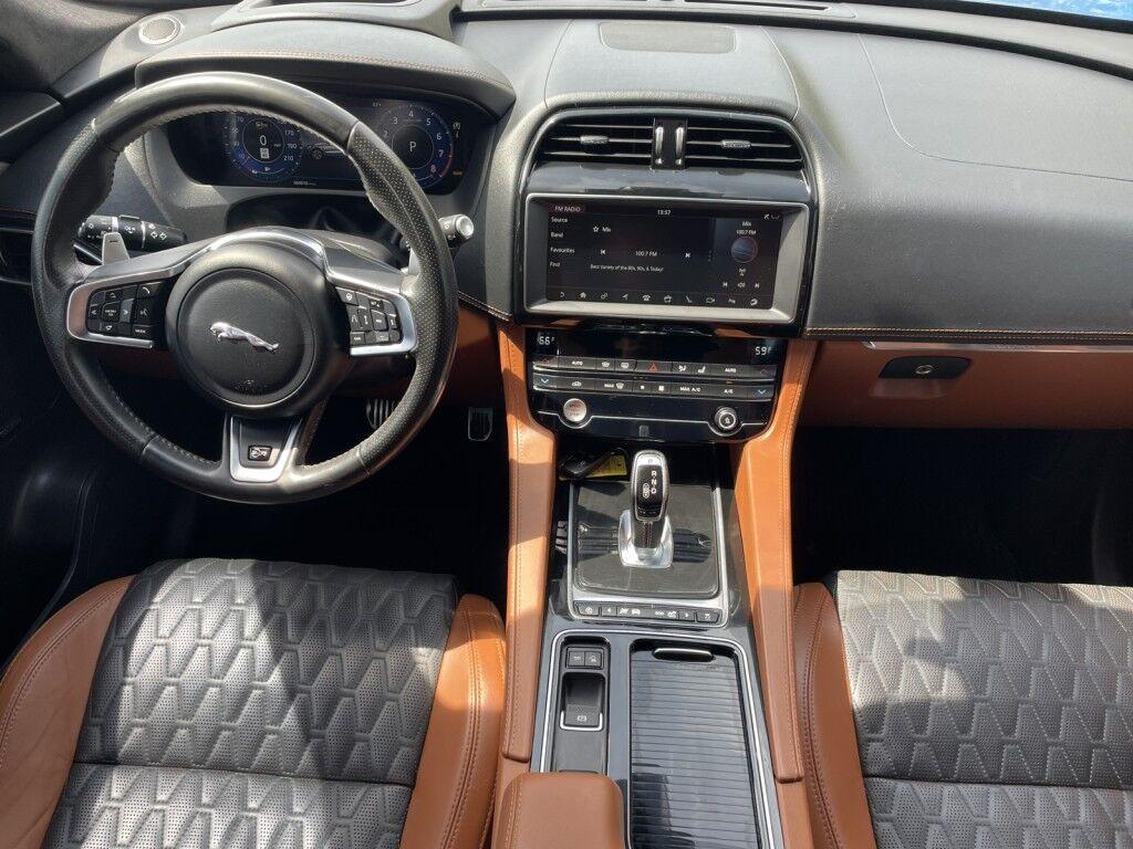 Jaguar F-PACE - Thumbnail 15