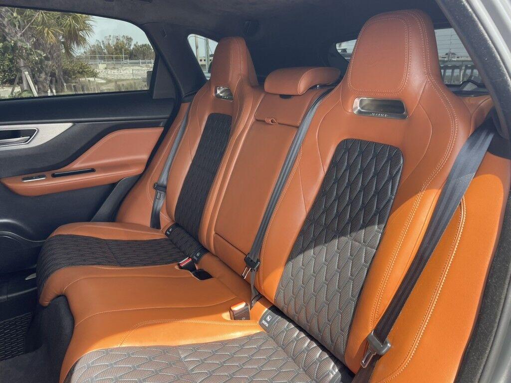 Jaguar F-PACE - Thumbnail 11