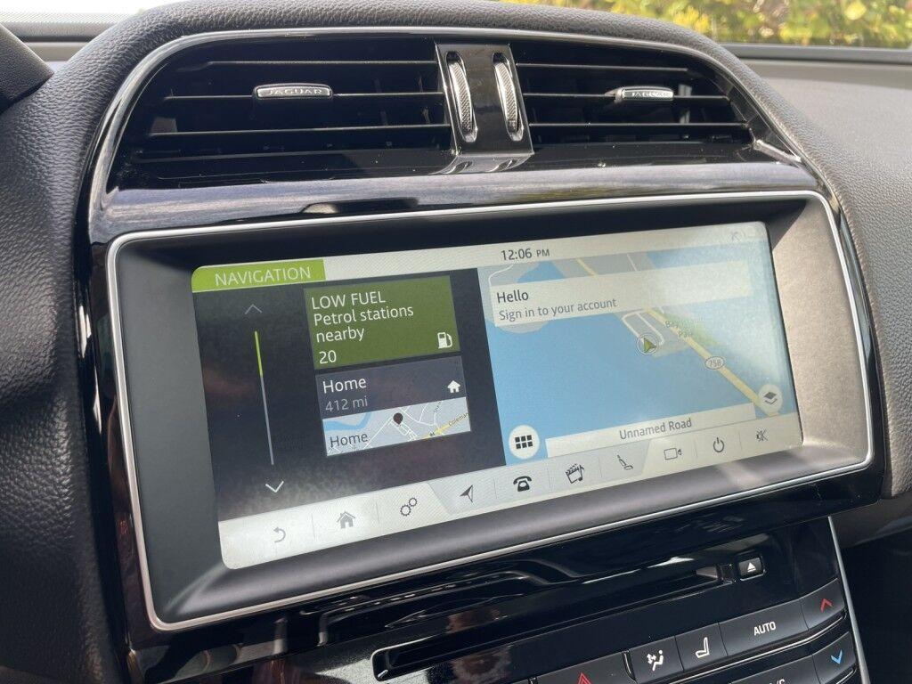 Jaguar XE - Thumbnail 18