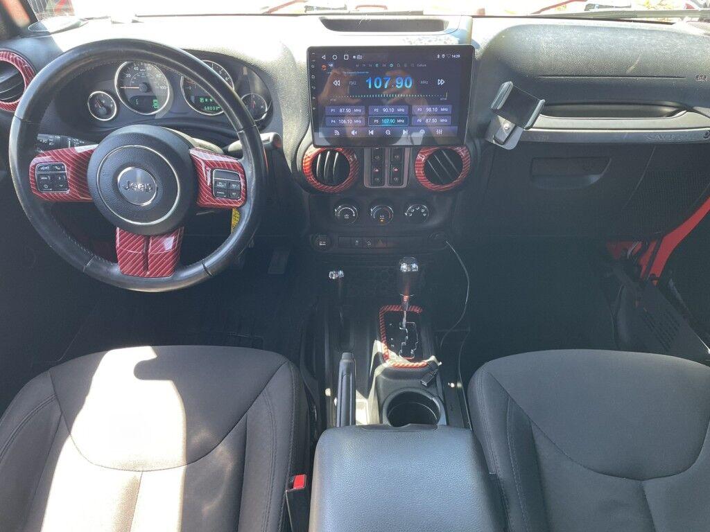 Jeep Wrangler Unlimited - Thumbnail 16