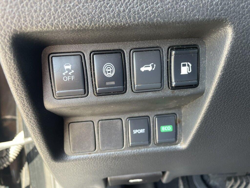 Nissan Rogue - Thumbnail 11