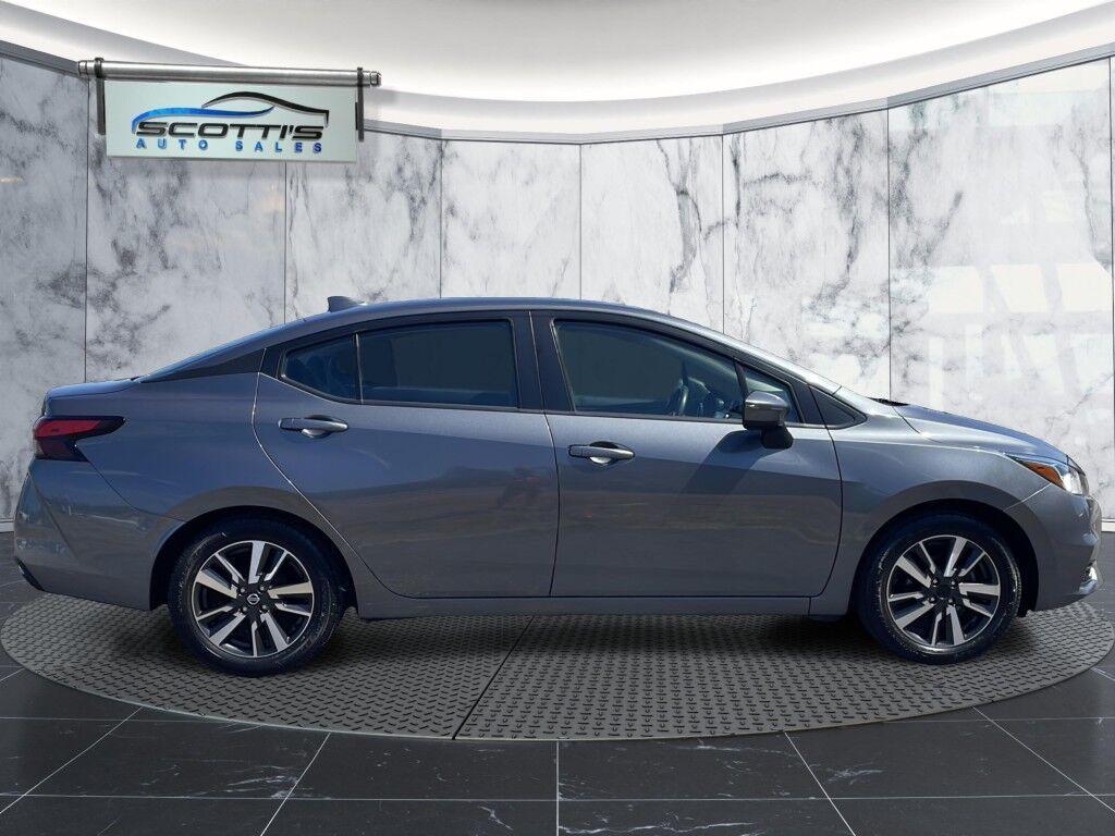 Nissan Versa - Thumbnail 9