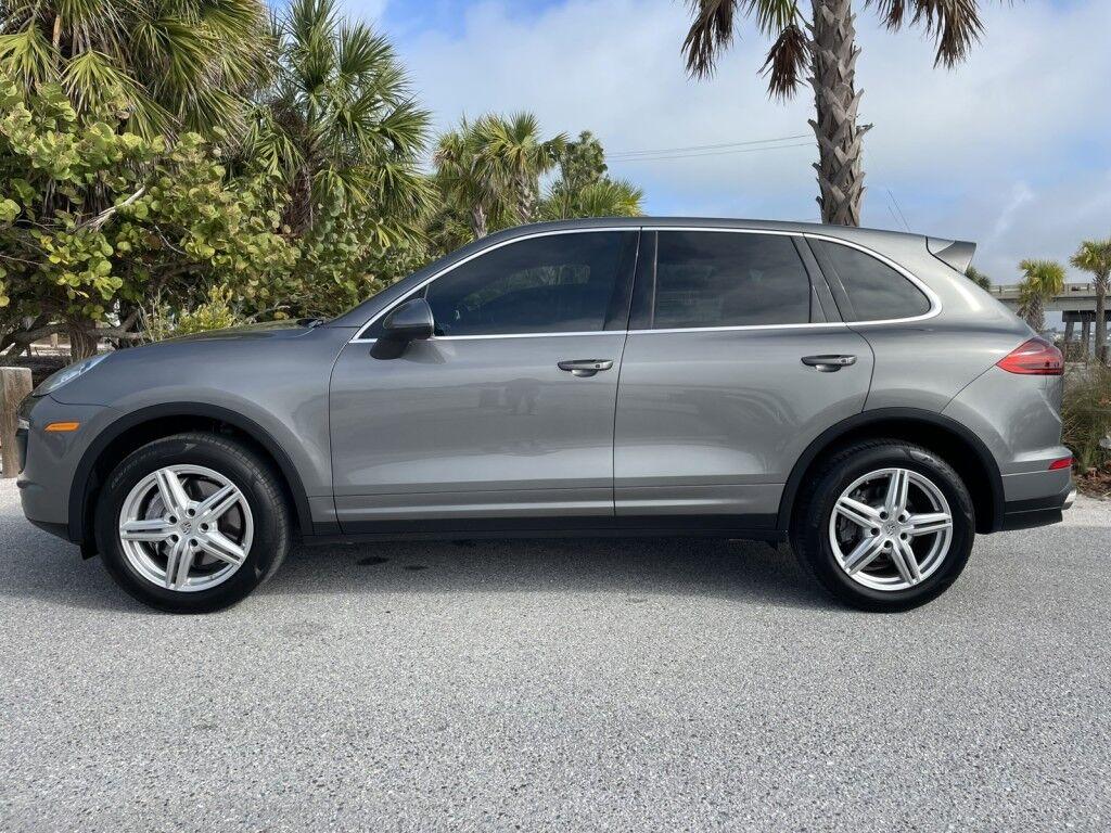 Porsche Cayenne - Thumbnail 3